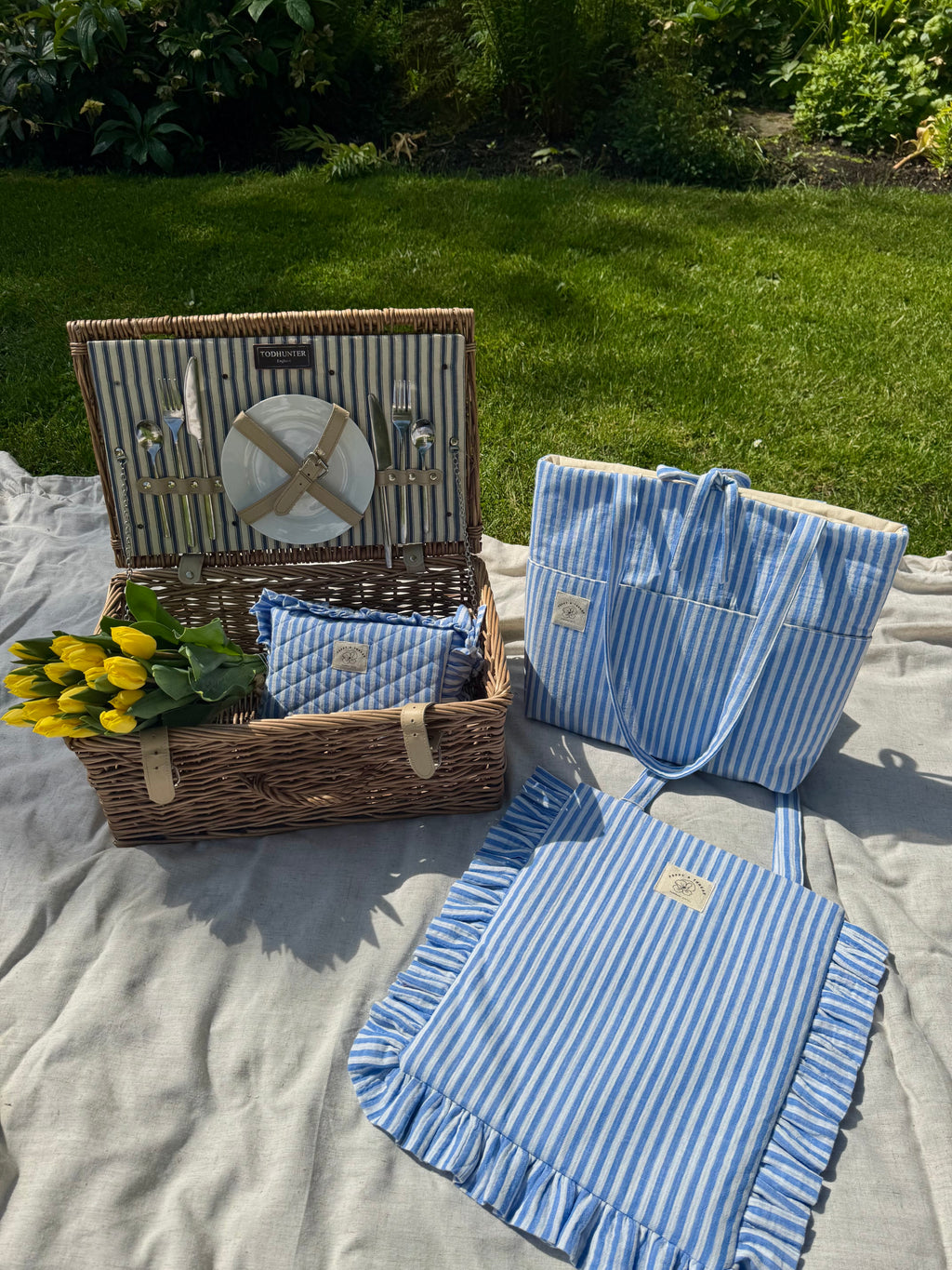 Sea Salt Ruffle Tote