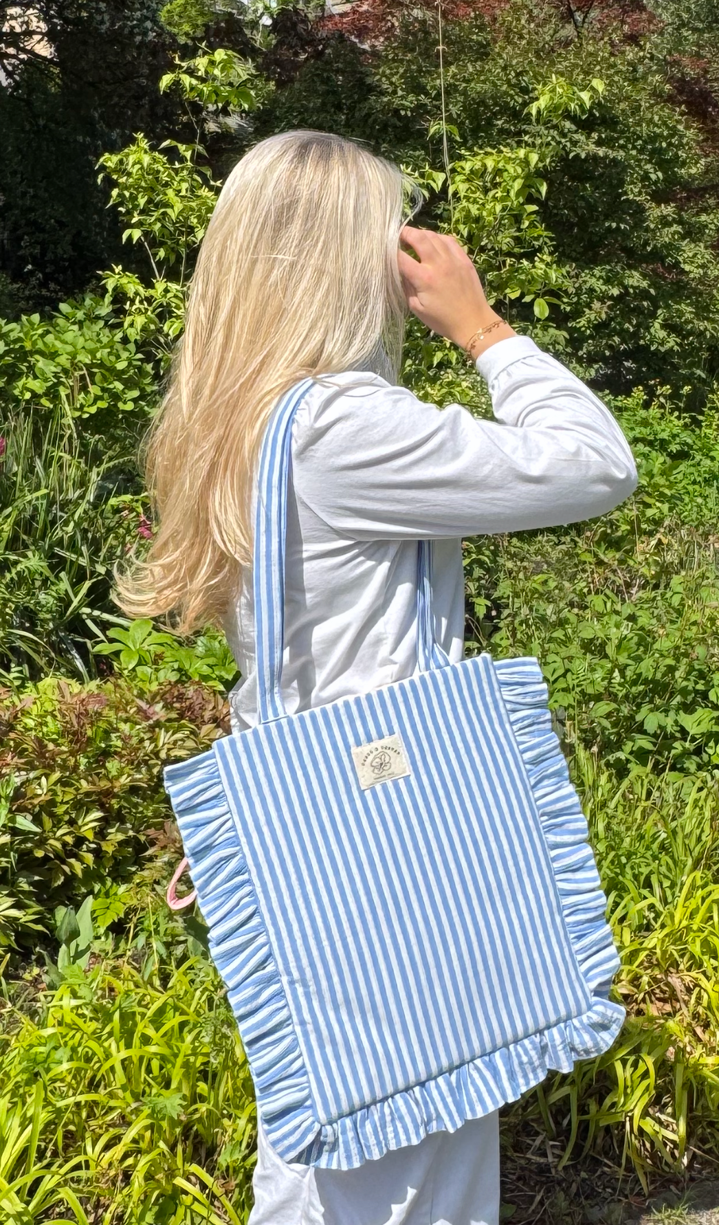 Sea Salt Ruffle Tote